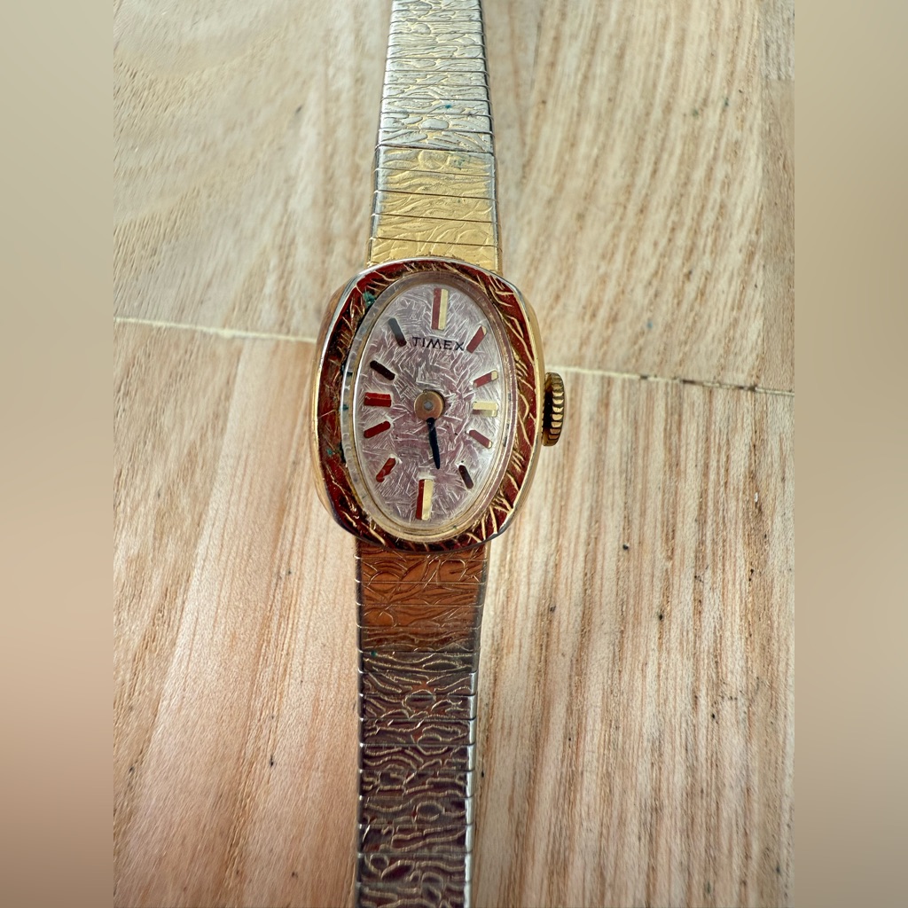 Vintage Timex Ladies Oval Gold Tone Mechanical Winding Watch